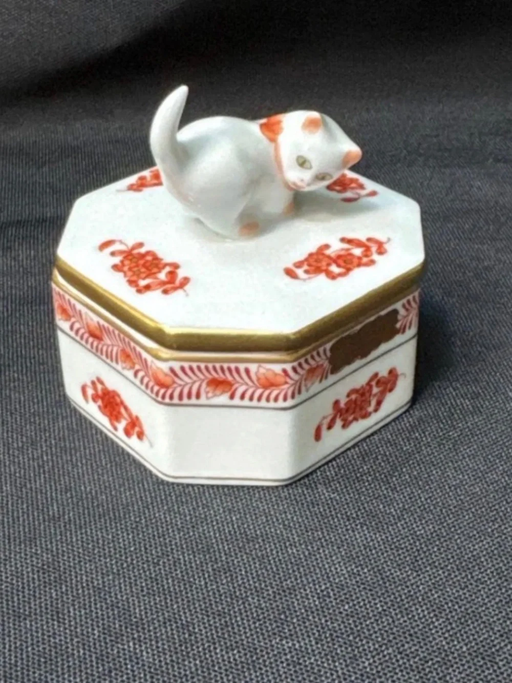 Vintage Herend Hungary Rust Chinese Bouquet Kitty Cat / Kitten Porcelain
